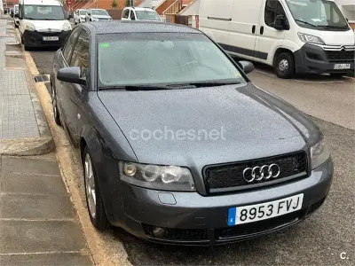 Usado Audi A4 180 HP (132 kW) 2004 Cinzento Sedan