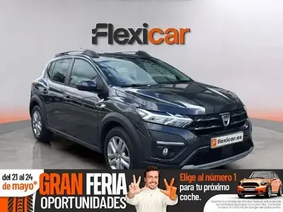 Usado Dacia Sandero Comfort 101 HP (74 kW) 2022 Cinzento