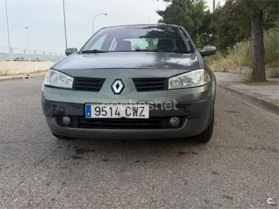 Begagnad Renault Mégane II Authentique 100 HK (73 kW) 2004 Grå Sedan