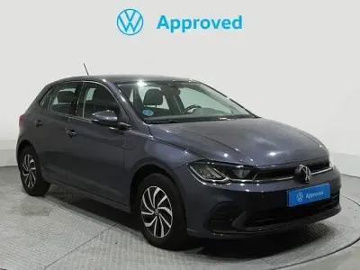 Usado VW Polo Life 110 CV (80 kW) 2022 Gris Utilitario