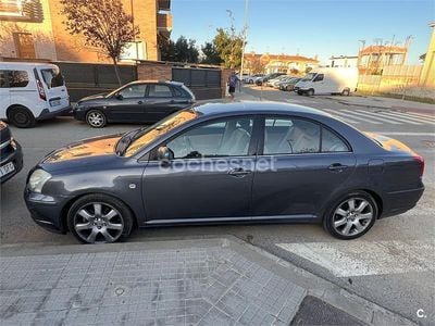 Usado Toyota Avensis Executive 163 CV (119 kW) 2006 Gris / plata Familiar