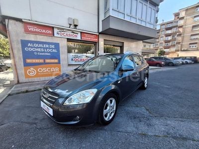 Gris / plata Usado 2008 Kia Ceed Active Utilitario | 3900 €