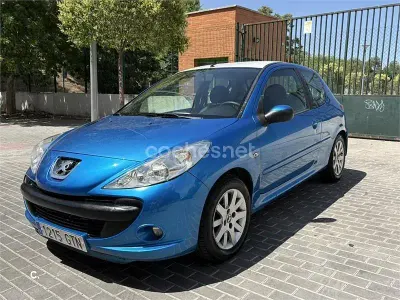Usado Peugeot 206+ 70 CV (51 kW) 2010 Azul Utilitario