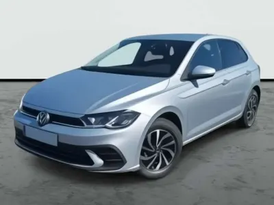 Usado VW Polo 95 CV (69 kW) 2023 Plateado Utilitario