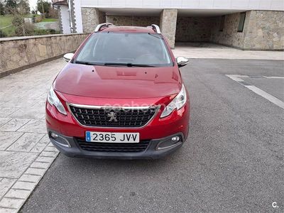 Usado Peugeot 2008 Style 100 CV (73 kW) 2016 Granate SUV