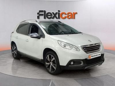 Usado Peugeot 2008 Active 110 CV (80 kW) 2015 Blanco SUV