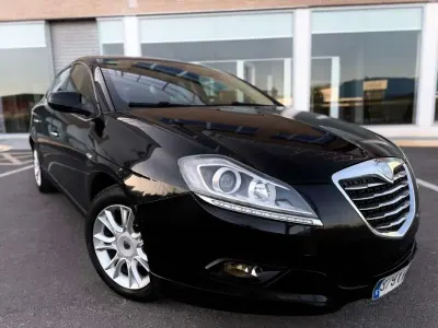 Usado Lancia Delta Gold 105 CV (77 kW) 2013 Negro Utilitario