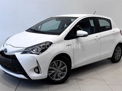 Usado Toyota Yaris Hybrid Active 100 CV (73 kW) 2018 Blanco Berlina