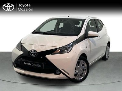 Blanco Usado 2017 Toyota Aygo X-play Utilitario | 9900 € (Precio justo)