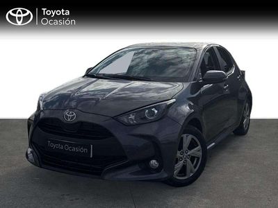 Gris Usado 2024 Toyota Yaris Hybrid Active Utilitario | 21.490 € (Precio justo)