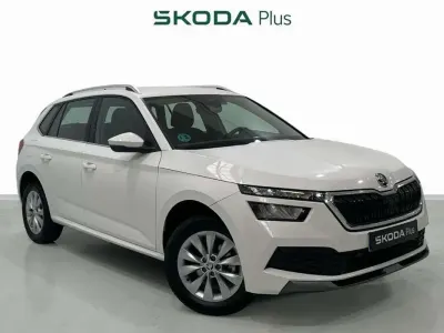 Usado Skoda Kamiq Ambition 110 CV (80 kW) 2022 Blanco SUV