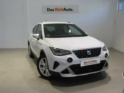 Usado Seat Arona Xperience 110 CV (80 kW) 2022 Blanco SUV
