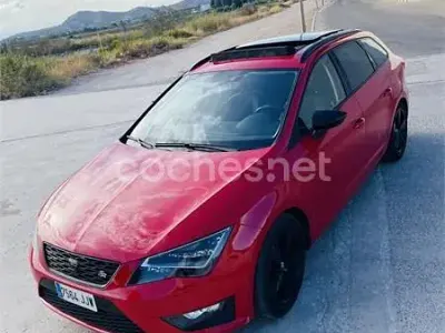 Usado Seat Leon ST FR 150 CV (110 kW) 2015 Rojo Familiar