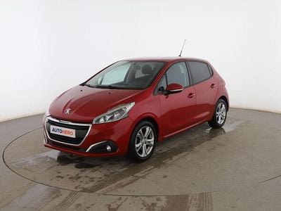 Rojo Usado 2015 Peugeot 208 Active Utilitario | 7199 € (Precio justo)