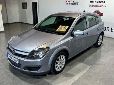 Usado Opel Astra Enjoy 100 CV (73 kW) 2005 Gris / plata Berlina