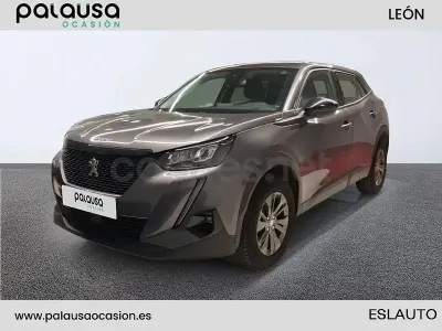 Usado Peugeot 2008 Active 110 CV (80 kW) 2021 Gris / plata SUV