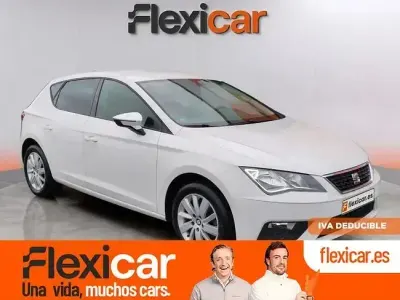 Begagnad Seat Leon Style 115 HK (84 kW) 2019 Vit Sedan