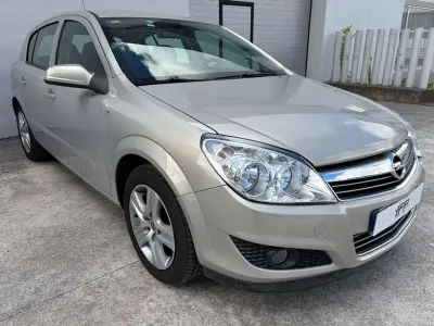 Usado Opel Astra Energy 116 CV (85 kW) 2009 Beige Utilitario