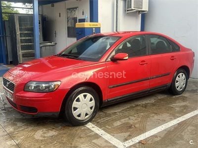 Usado Volvo S40 Kinetic 100 CV (73 kW) 2005 Rojo Berlina