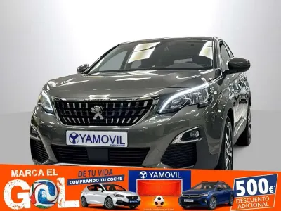 Usado Peugeot 3008 Allure 131 CV (96 kW) 2019 Gris SUV