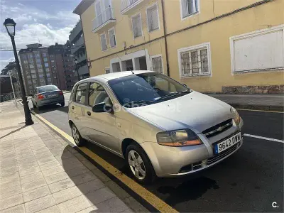 Usado Chevrolet Kalos SE 72 CV (52 kW) 2006 Gris / plata Berlina