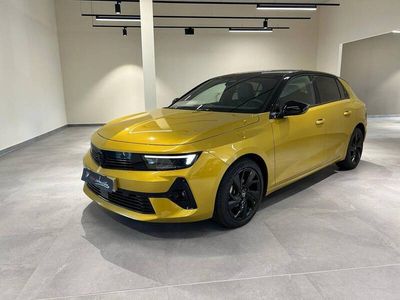 Amarillo Usado 2023 Opel Astra S Berlina | 26.900 €