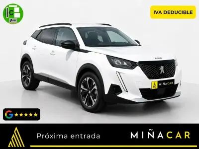 Usado Peugeot 2008 Allure 100 CV (73 kW) 2023 Blanco SUV