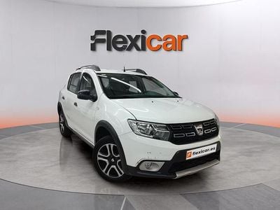 Usado Dacia Sandero Essentiel 91 CV (66 kW) 2018 Blanco Berlina