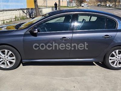 Usado Renault Latitude Privilege 150 CV (110 kW) 2011 Gris / plata Berlina