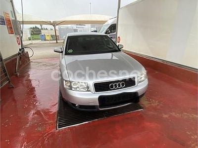 Usado Audi A4 150 CV (110 kW) 2002 Gris / plata Berlina