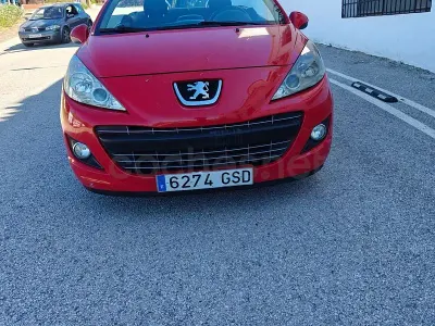 Usado Peugeot 207 CC Sport 110 CV (80 kW) 2009 Rojo Descapotable