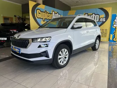 Usado Skoda Karoq Ambition 150 CV (110 kW) 2022 Blanco SUV