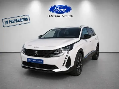 Usado Peugeot 5008 Allure 130 CV (95 kW) 2022 Blanco SUV