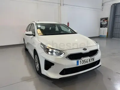 Usado Kia Ceed 115 CV (84 kW) 2019 Blanco Utilitario