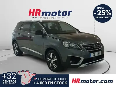 Usado Peugeot 5008 Allure 130 CV (95 kW) 2020 Gris Monovolumen