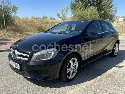 Usado Mercedes A180 Style 122 CV (89 kW) 2014 Negro Utilitario
