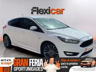 Usado Ford Focus ST-Line 125 CV (91 kW) 2018 Blanco
