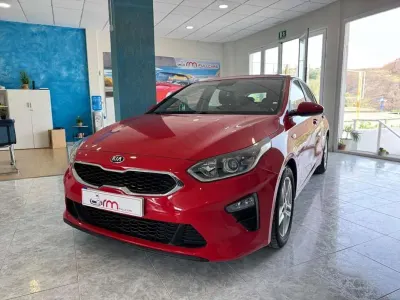 Usado Kia Ceed 101 CV (74 kW) 2019 Rojo Utilitario