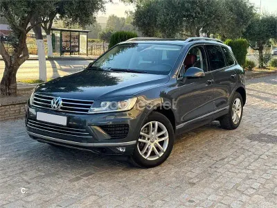 Usado VW Touareg R-line 262 CV (192 kW) 2016 Gris / plata SUV