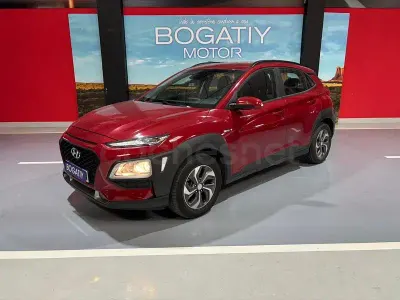 Usado Hyundai Kona Style 141 CV (103 kW) 2020 Granate SUV