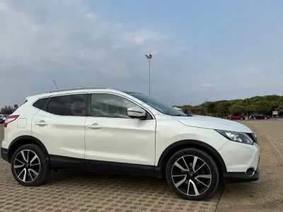 Usado Nissan Qashqai Tekna 115 CV (84 kW) 2015 Blanco SUV