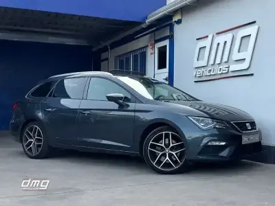 Usado Seat Leon FR 150 CV (110 kW) 2020 Gris / plata Familiar