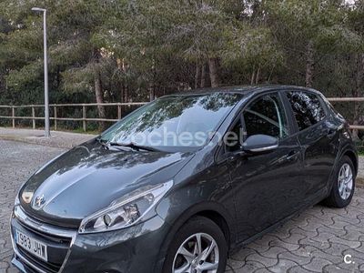 Usado Peugeot 208 Active 82 CV (60 kW) 2015 Gris / plata Utilitario