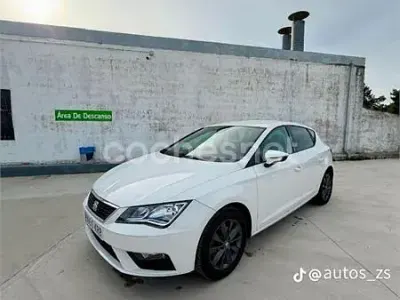 Usado Seat Leon Style 130 CV (95 kW) 2018 Blanco Berlina