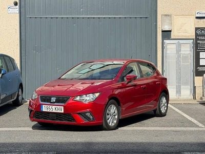 Usado Seat Ibiza Style 75 CV (55 kW) 2018 Granate Utilitario