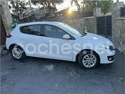 Usado Renault Mégane Dynamique 115 CV (84 kW) 2012 Blanco Berlina