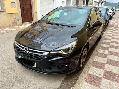 Usado Opel Astra Dynamic 110 CV (80 kW) 2016 Negro Berlina