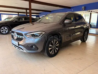 Usado Mercedes GLA200 150 CV (110 kW) 2021 Gris / plata SUV