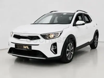 Usado Kia Stonic 100 CV (73 kW) 2025 Blanco SUV