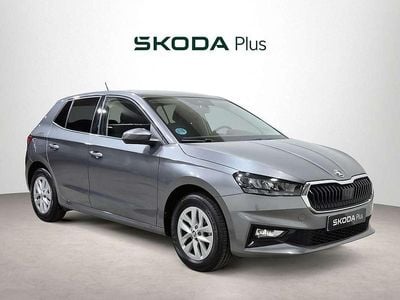 Gris Usado 2024 Skoda Fabia Selection Utilitario | 16.490 € (Precio justo)